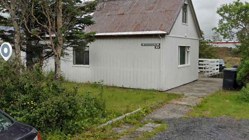 Viðhald á Hraunhólum 4